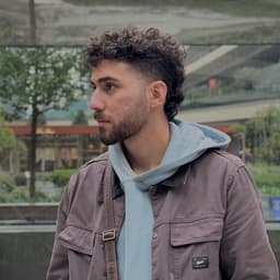 Amir Zareian avatar